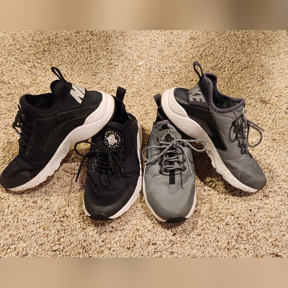 Women's Nike Huarache - Lot of 2